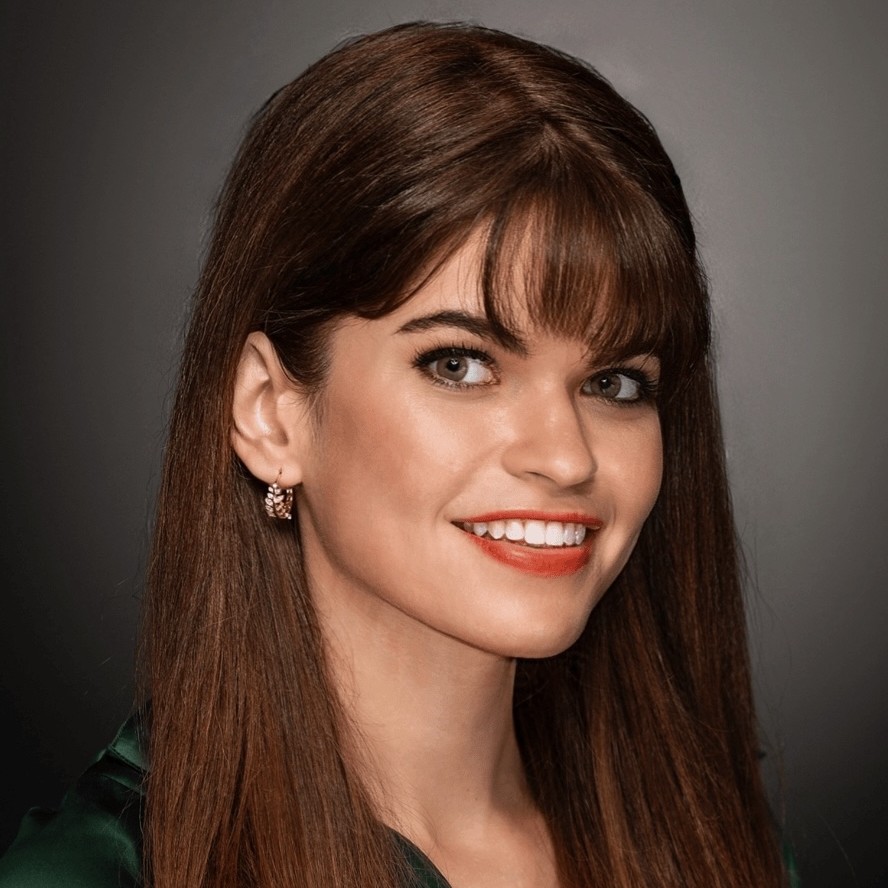 Cristina Lyon headshot Cristina Lyon