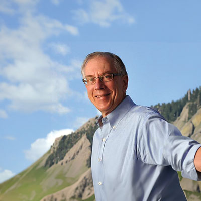 Photo of Dr. Tom Cech, Nobel Prize recipient, Howard Hughes Medical Institute president, and speaker for UVU’s College of Science panel in November 2022. 