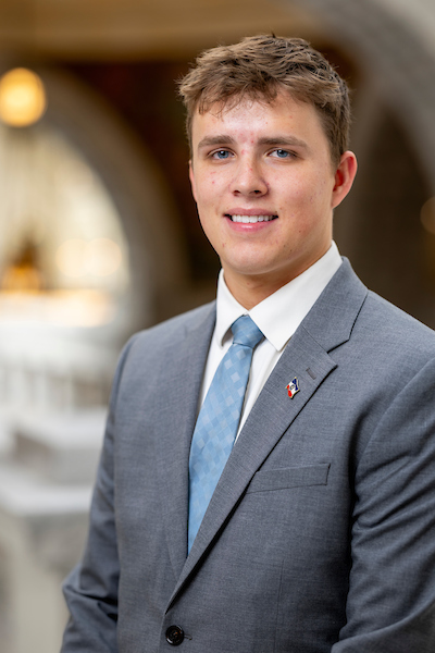 Headshot of Grant Weeks