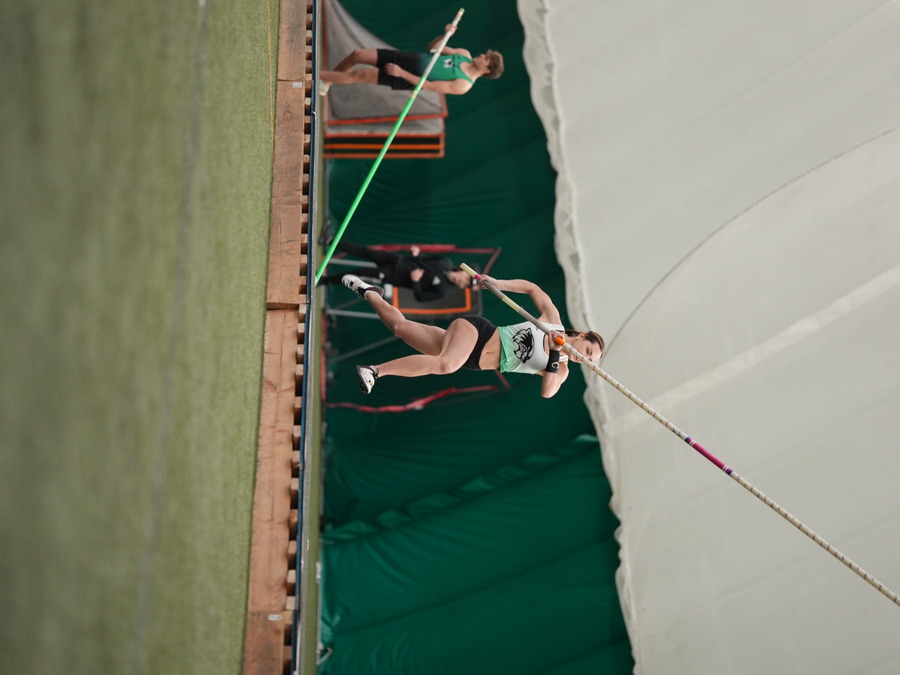 Maysen Rollo Minor pole vaulting