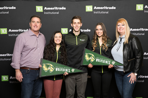 UVU students at the conference. L to R: Tom Nally, Caishalynne RIchins, Trent Colledge, Calli Case, Kate Healy; Luke Dean – college advisor / program director; students Calli Case,Trent Colledge and Caishalynne Richins.