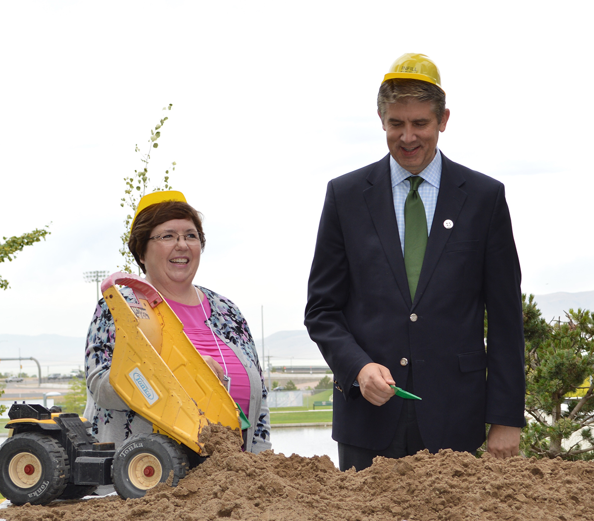 Linda Makin and President Matthew S. Holland