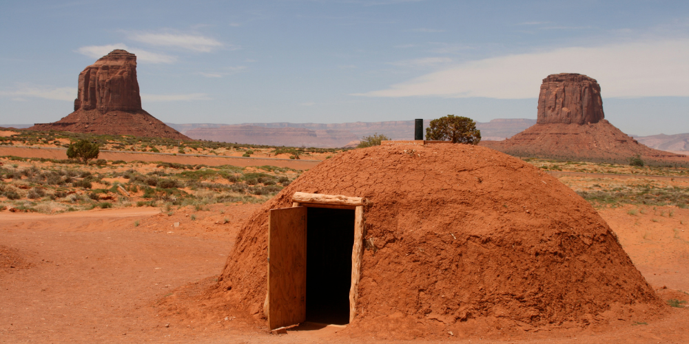 A student at the Navajo Nation during a Center for Soical Impact alternative break trip