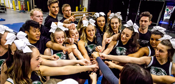 UVU Cheer Leaders