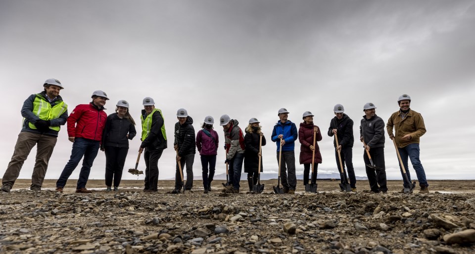 Group picture of breaking ground