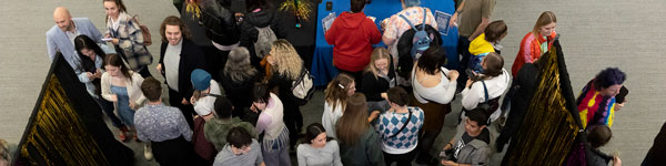 Students voting in an UVUSA election